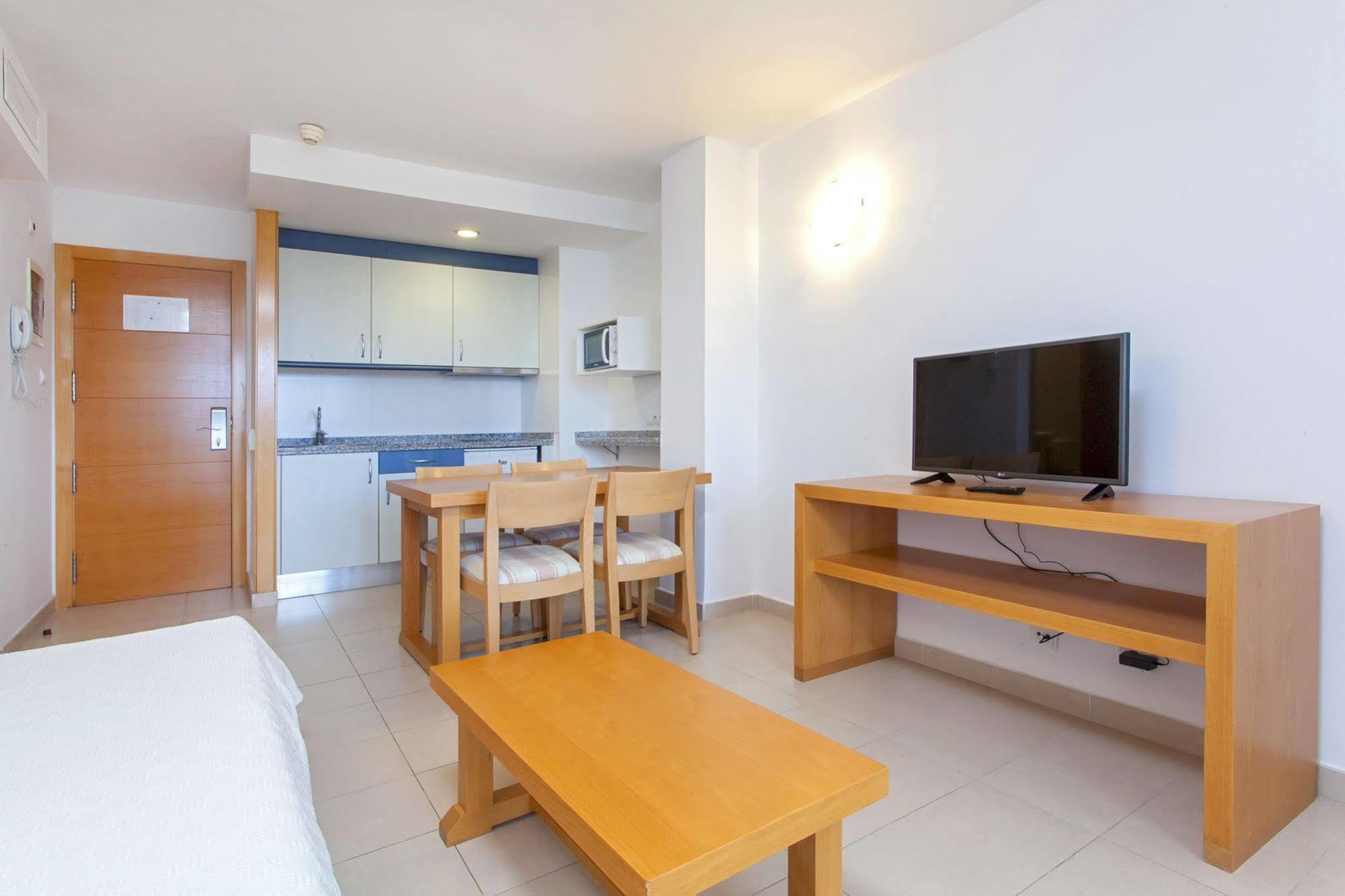 Apartamentos Mar Y Playa Ибиса Екстериор снимка