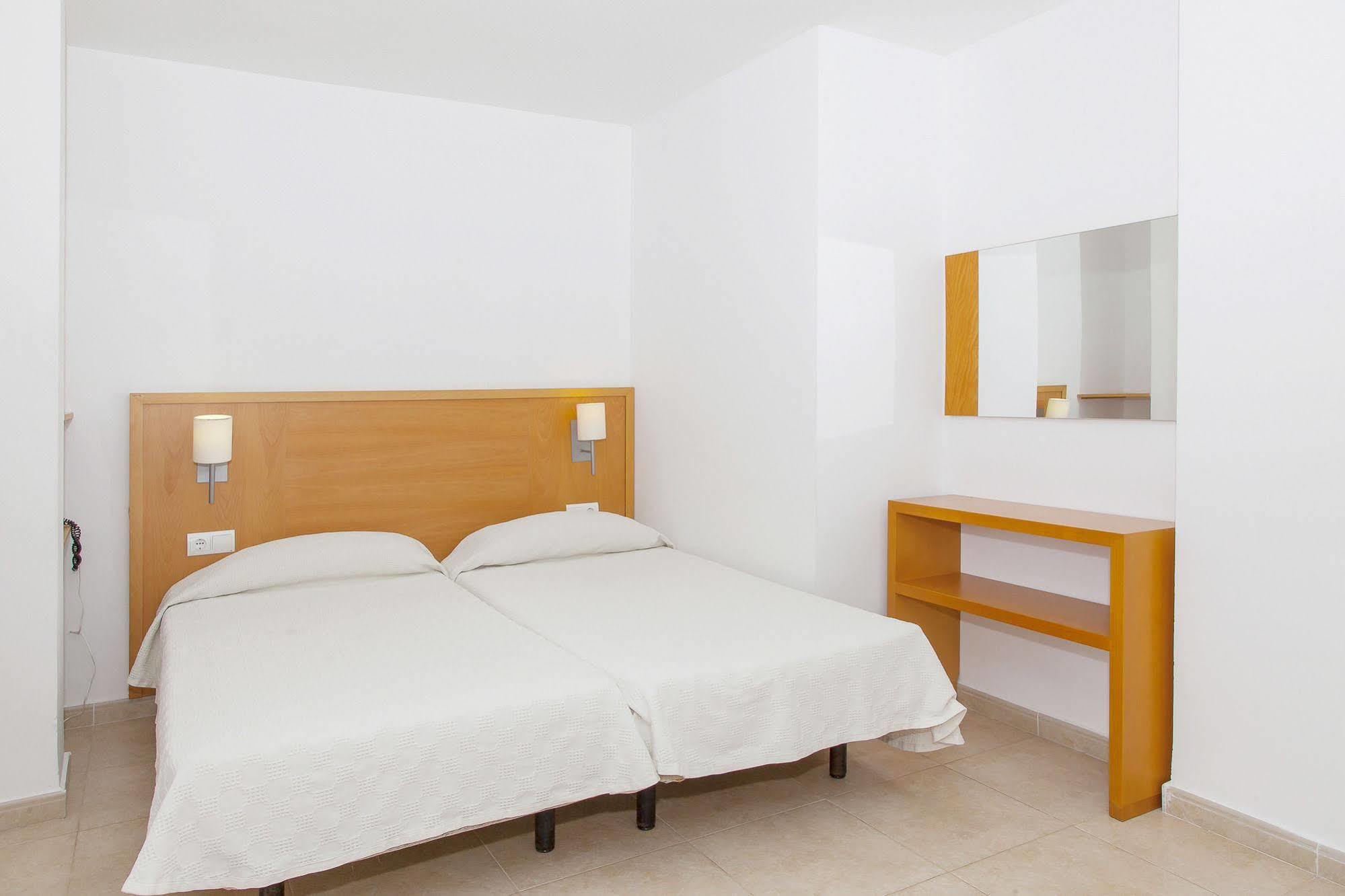 Apartamentos Mar Y Playa Ибиса Екстериор снимка